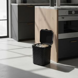 Lixeira De Pia Rattan Com Tampa Preta 5 Litros